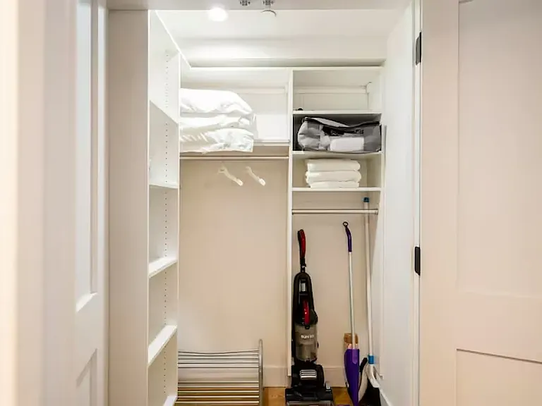546 Monroe St #3 — Photo 4