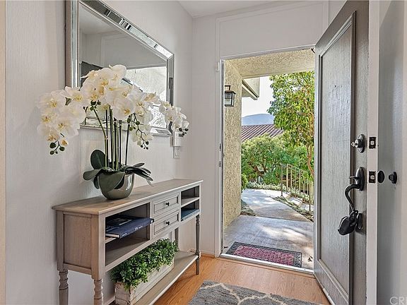 3rd image of 1754 Palisades Dr