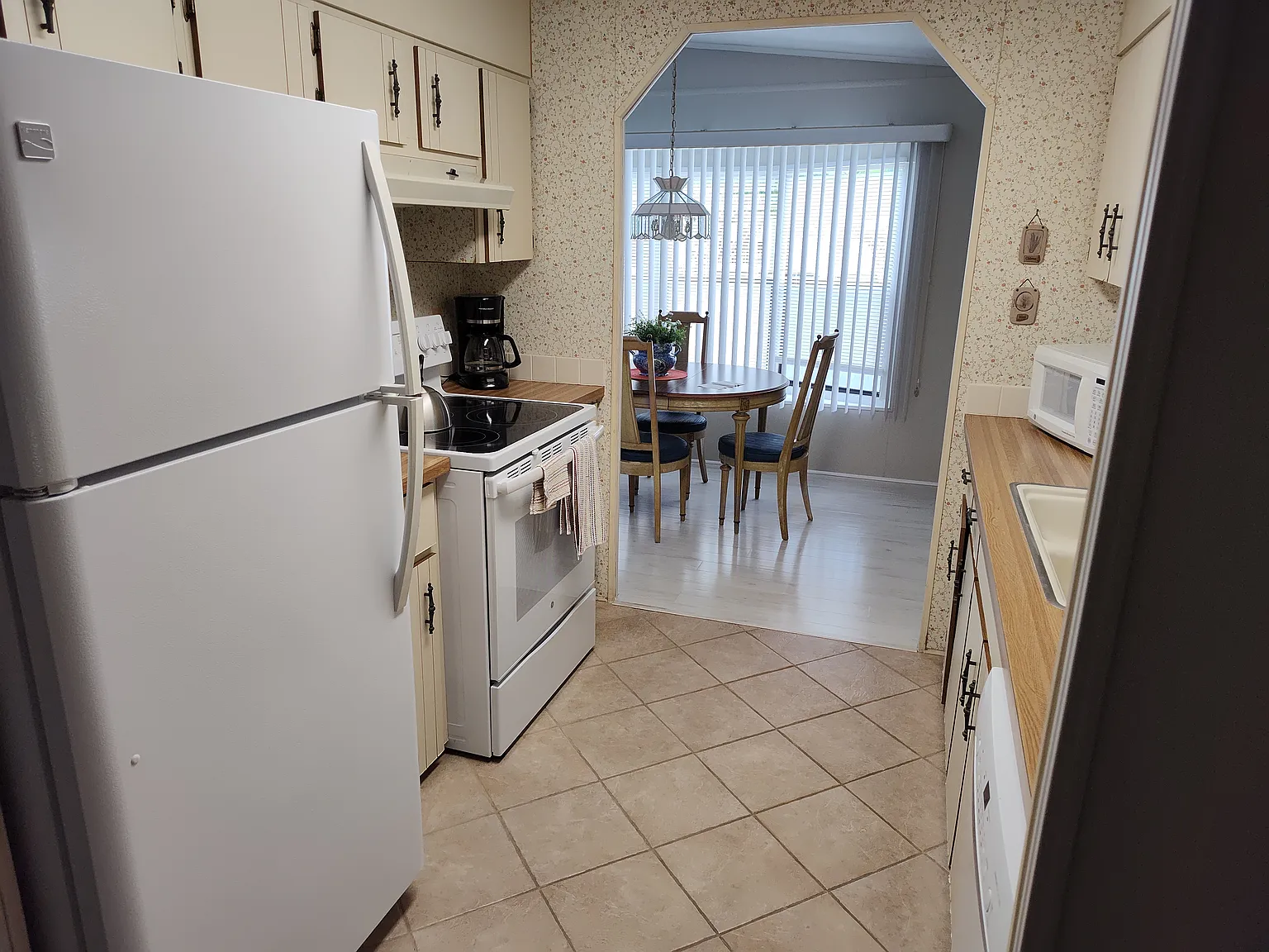 2 bed, 1034 sqft, $2,200 — Photo 3