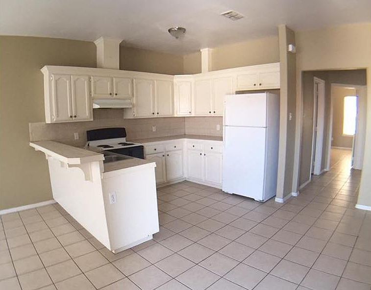 1st image of 3200 Hill Crest Dr APT 8