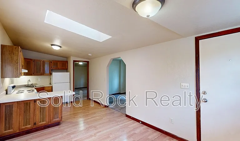 511 E Cache La Poudre St #B — Photo 9