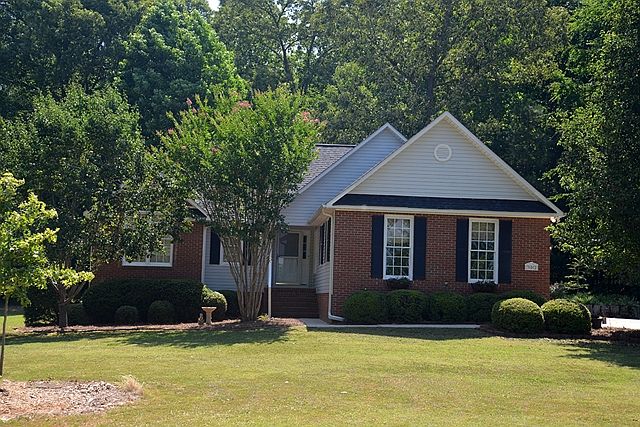 1st image of 302 Ferncliff Dr