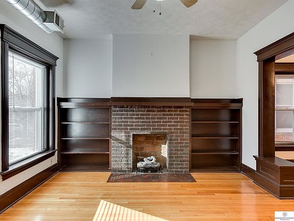 2nd image of 3828 Cass St