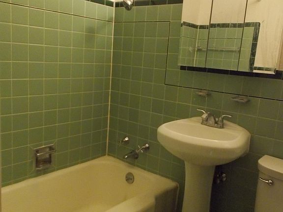4th image of 1042 N Pearl St APT 305