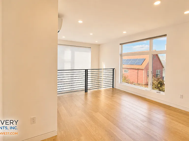 3235 Louise St #C — Photo 35