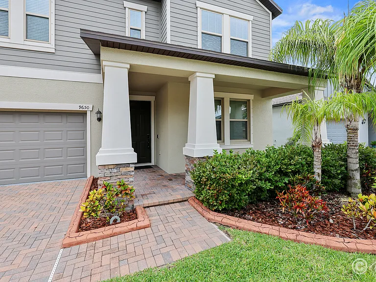 9650 Ivory Dr — Photo 2