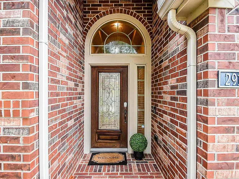2911 Village Brook Ln — Photo 3