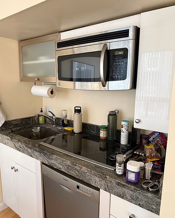 1st image of 12 Stoneholm St APT 422