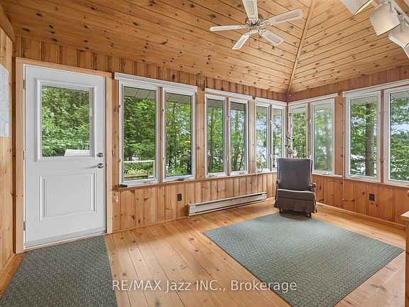 5th image of 1022 Two Dogs Ln