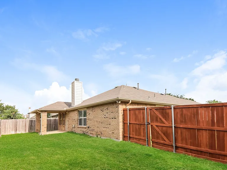 1524 Toucan Dr — Photo 16