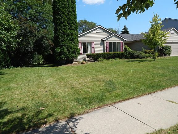 2nd image of 495 Burr Oak Dr