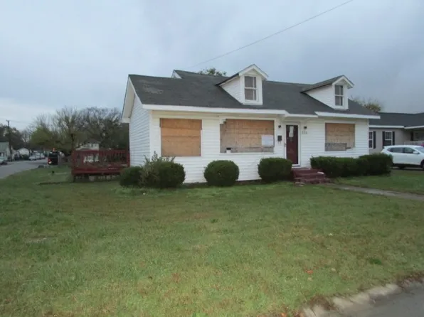 526 Brook Ave, Suffolk, VA 23434