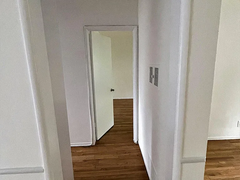 11653 Blix St #5 — Photo 8