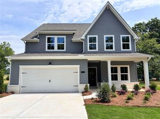 8315 Creekside Overlook Dr, Gainesville, GA 30041