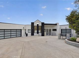 1562 Glen Oaks Blvd, Pasadena, CA 91105