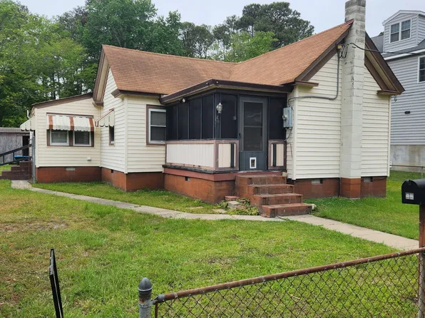 46 Langley St, Poquoson, VA 23662