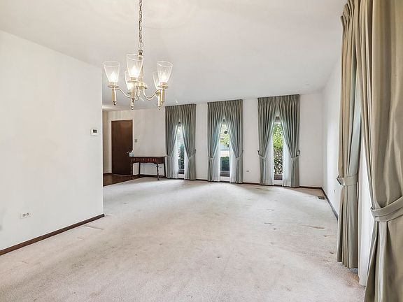 5th image of 2824 Lake Park Ct