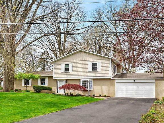 2nd image of 124 White Oak Dr
