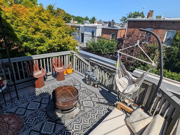 616 E St NE #A — Photo 11