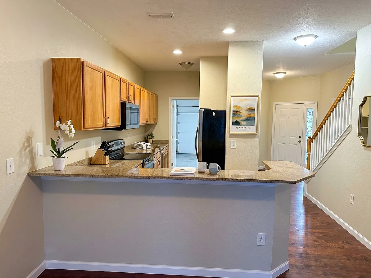 2 bed, 2.5 bath, 1278 sqft, $2,000 — Photo 4