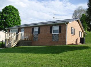 228 Green Acres Dr, Chilhowie, VA 24319