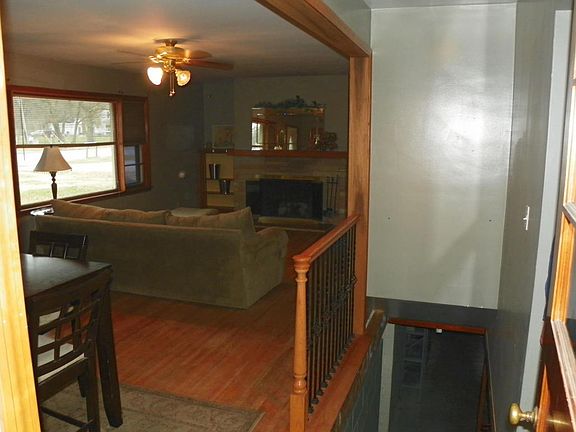 3rd image of 489 W Napier Ave