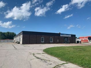 207 Lake Park Blvd, Muscatine, IA 52761