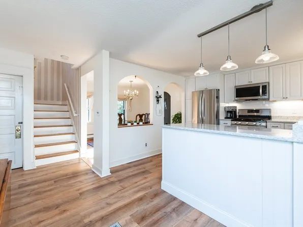 303 Maple St Unit 303, Danvers, MA 01923