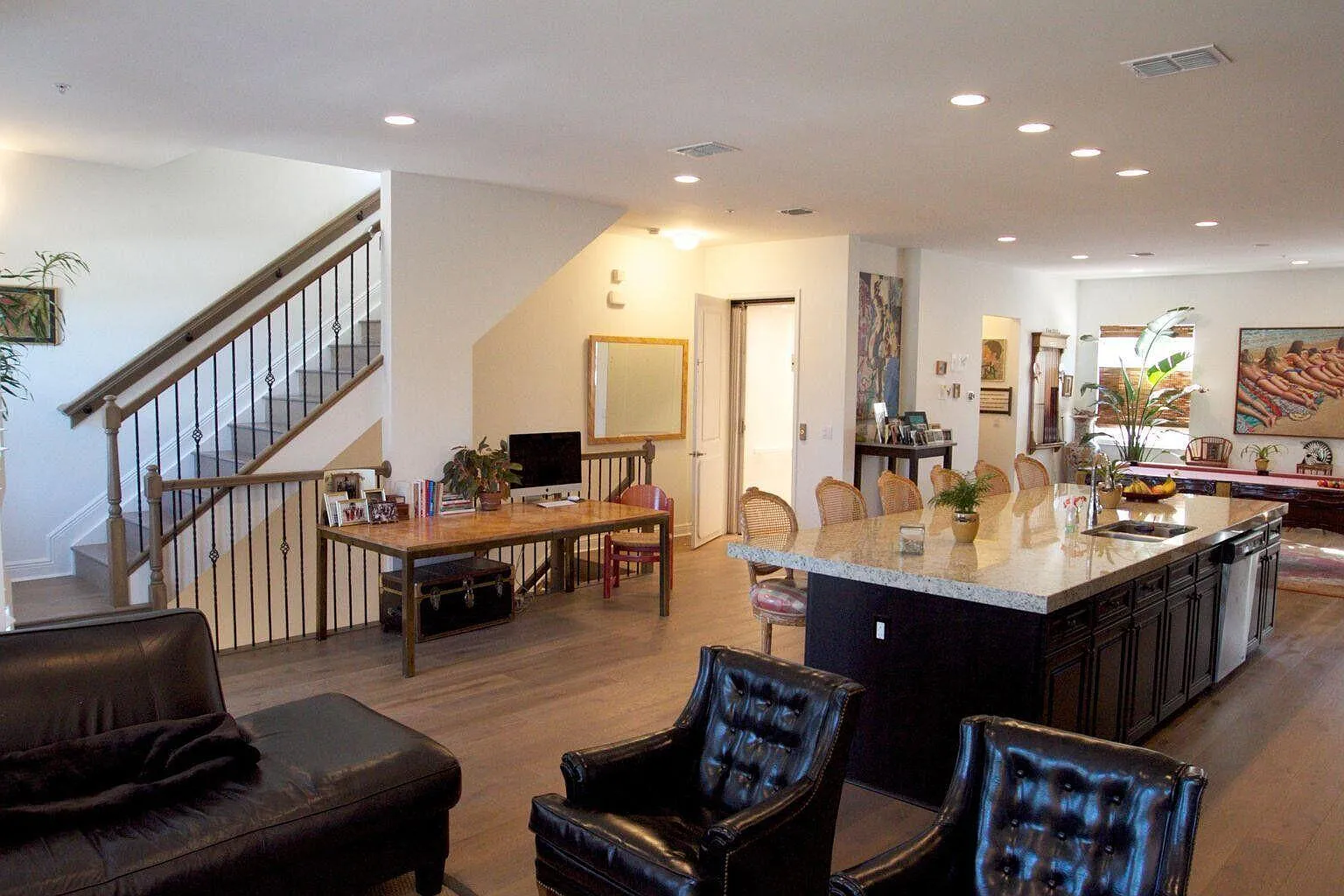 3 bed, 3.5 bath, 3013 sqft, $7,900 — Photo 3