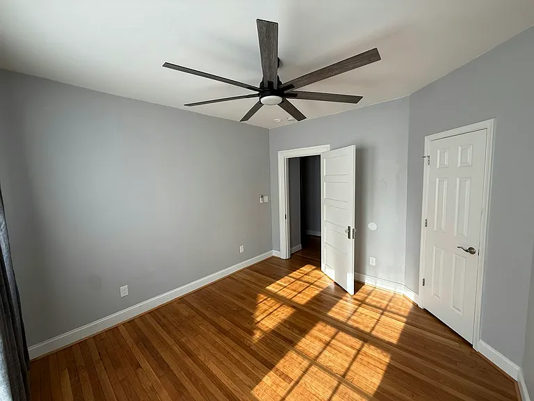 Middle Bedroom