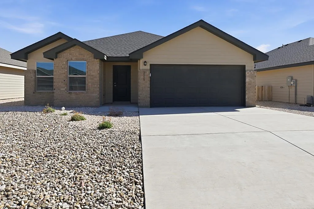 3 bed, 2.0 bath, 1500 sqft, $2,475 — Photo 1