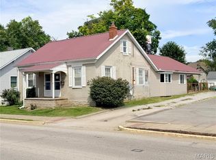 110 N Jefferson St, Millstadt, IL 62260