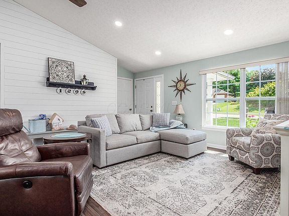 4th image of 1298 Bluejack Ln