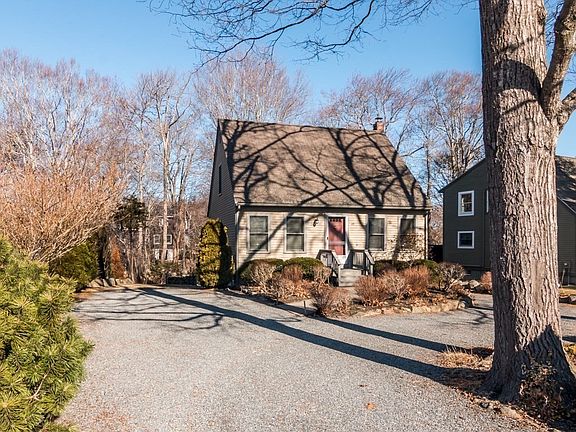 3rd image of 49 Jerdens Ln