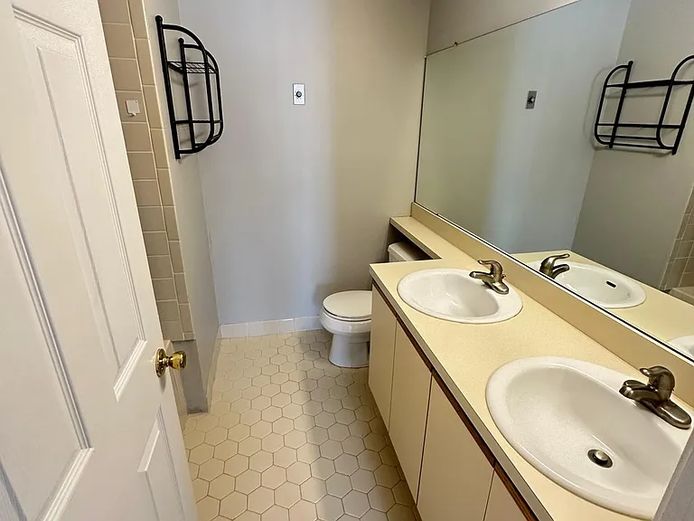 22 Krueger Court3 Master W Balcony Walk — Photo 3