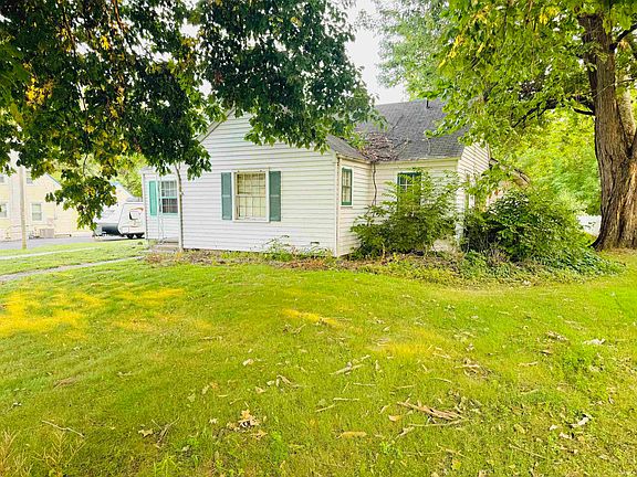 3rd image of 550 Rose Ave