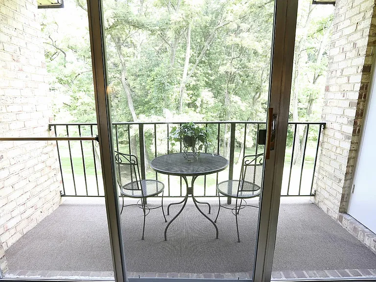Village of Pine Run Apartments & Townhomes* — Photo 9