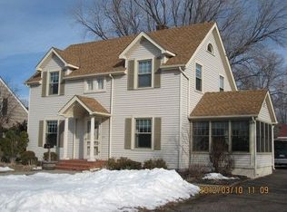 209 Broadway St E, Osseo, MN 55369