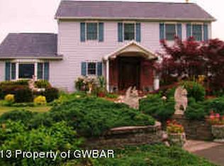 606 E County Rd, Drums, PA 18222