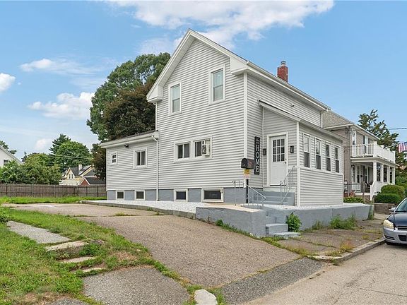 2nd image of 179 Woodward Ave
