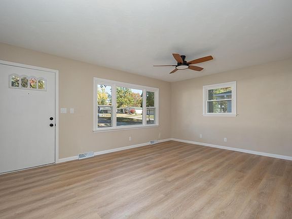 3rd image of 2209 W 36th St