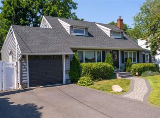 1047 Pulaski Rd, East Northport, NY 11731