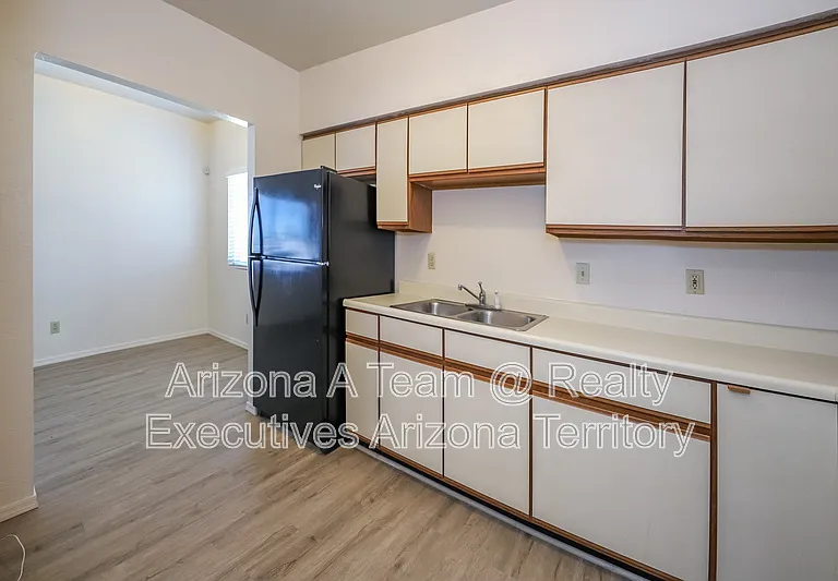 312 E 24th St #3 — Photo 8
