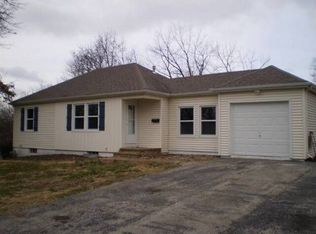 6208 NE Circle Dr, Kansas City, MO 64118