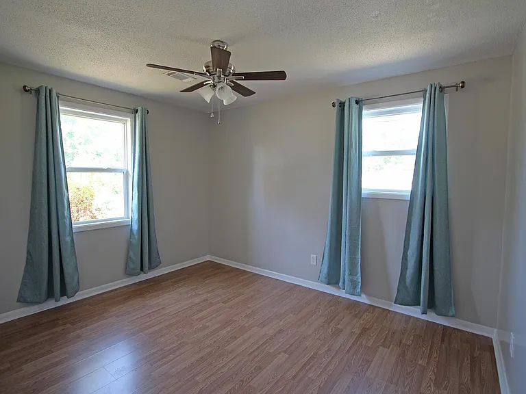 350 Westmont Dr — Photo 15