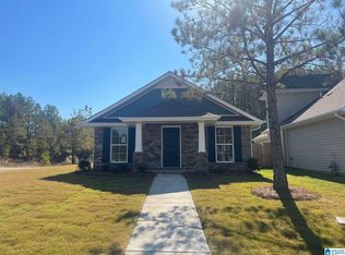 1294 Village Trl, Calera, AL 35040