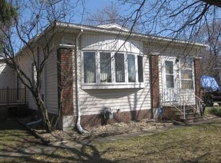 720 W Donald St, Waterloo, IA 50703