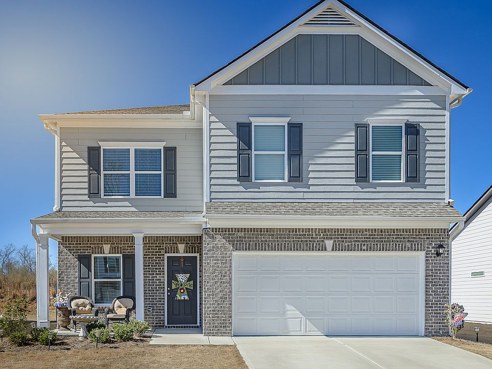 1st image of 105 Royal Oak Dr NE