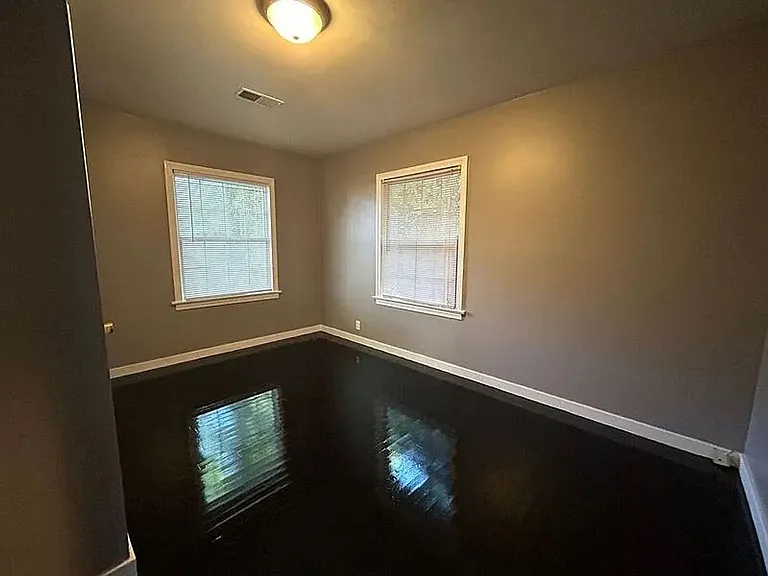 923 Vanderbilt St — Photo 23