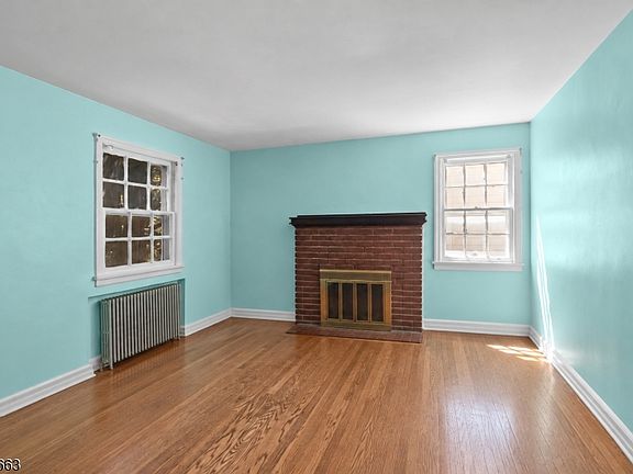 4th image of 106 Summit Ave